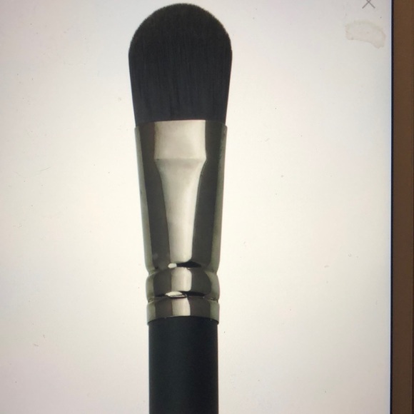💋Royal & langnickel revolution small foundation brush - Picture 2 of 2